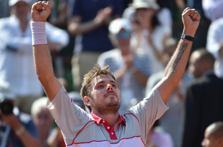 Wawrinka reaches French Open final as Djokovic's last four clash with Murray is suspended