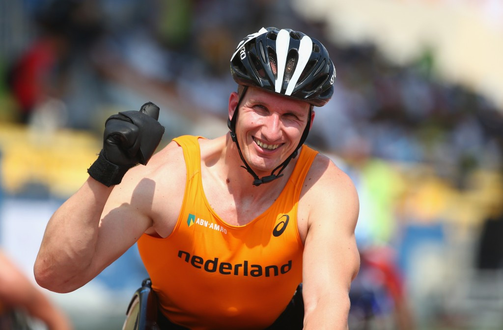 Kenny van Weeghel earned men's T54 400m gold ahead of Marcel Hug ©Getty Images