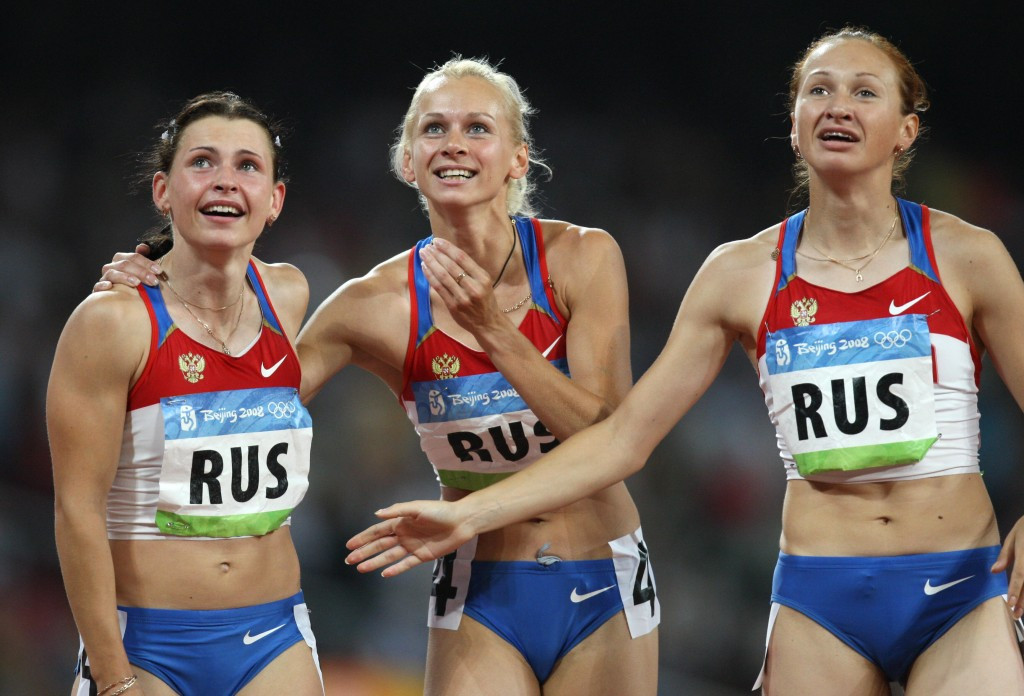 Russia already stand to lose their 4x100m relay title at Beijing 2008 after Yuliya Chermoshanskaya (right) was implicated in the retested samples from the Chinese Games ©Getty Images