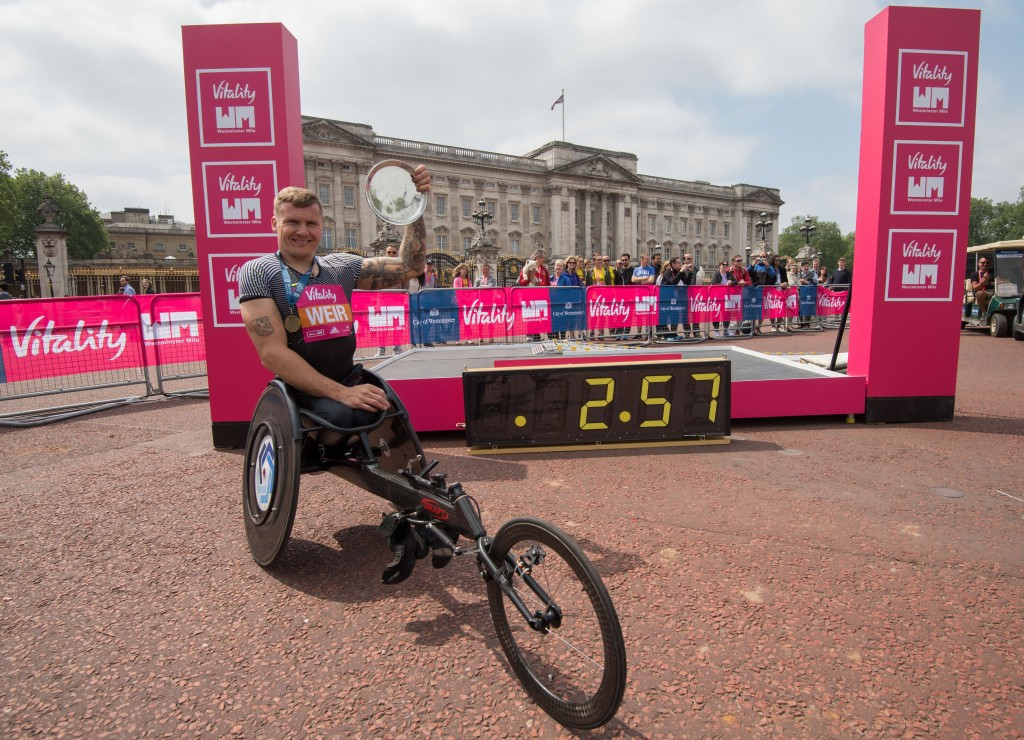 David Weir has become the first athlete to break the three minute barrier for the mile ©Vitality