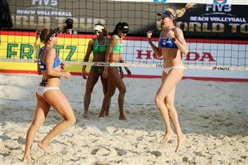 Kerri Walsh Jennings and April Ross triumphed at the Moscow Grand Slam ©FIVB