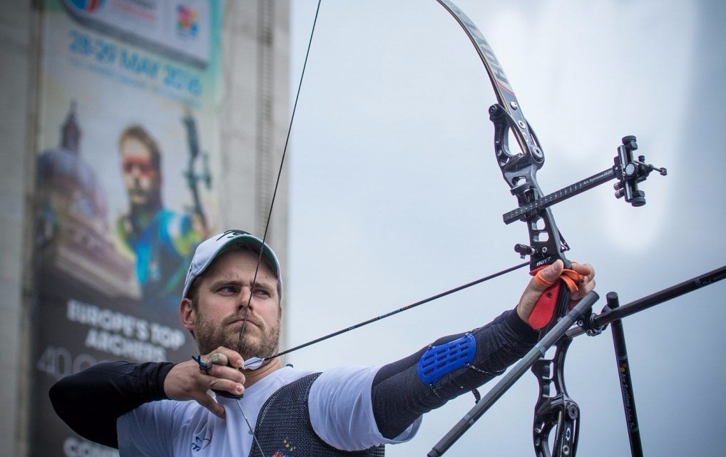 Jean Charles Valladont secured gold in the men's individual recurve tournament 