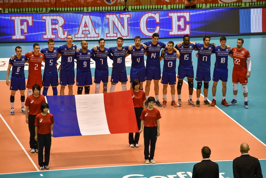 European champions France beat previous leaders Iran in straight sets