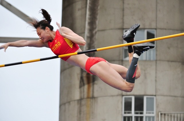 Li Ling broke the Asian pole vault record to take cold in Wuhan ©Athletics Asia