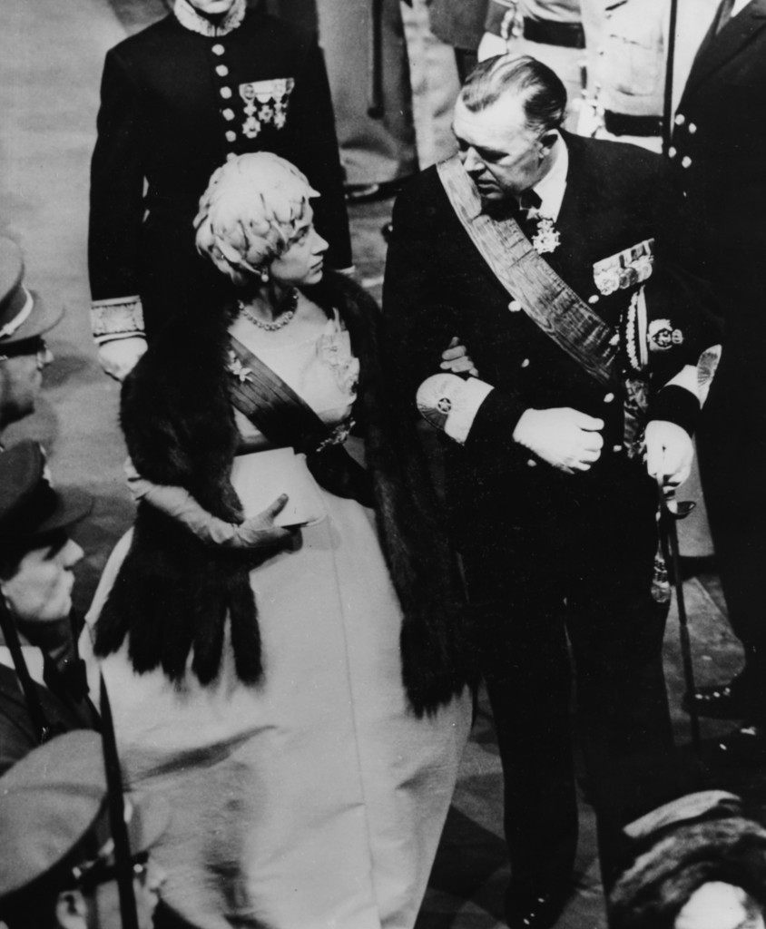 The Queen and her sister Princess Margaret, pictured here with Prince Bertil, made what was described as an informal visit to the course at Faboda