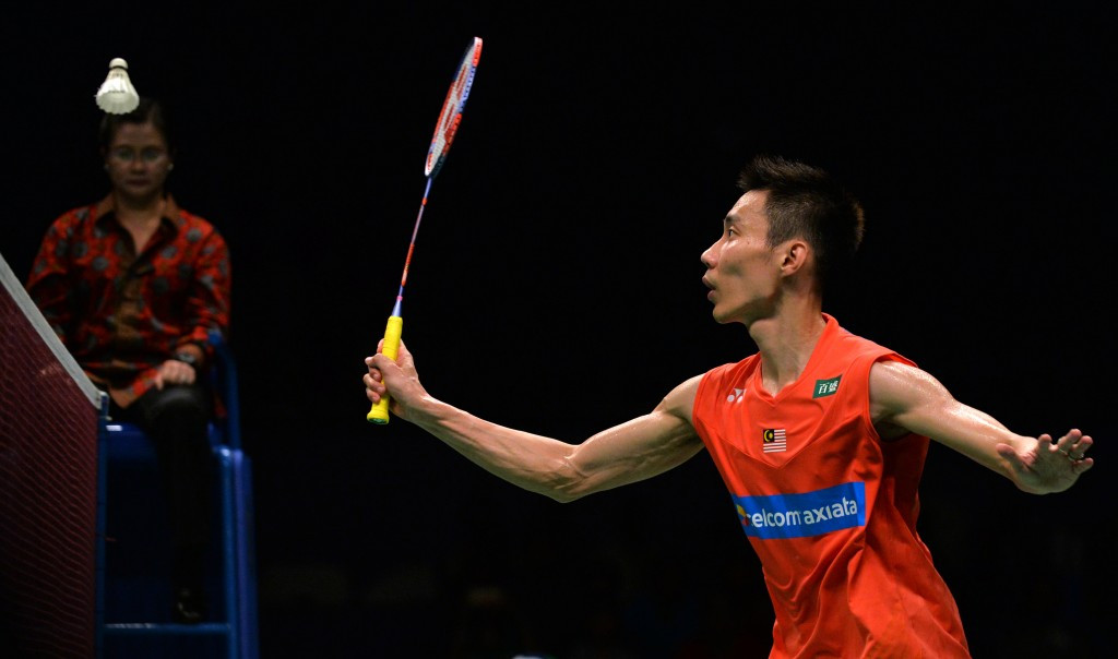 Lee Chong Wei eased past Ihsan Maul Mustofa to reach the men's singles final