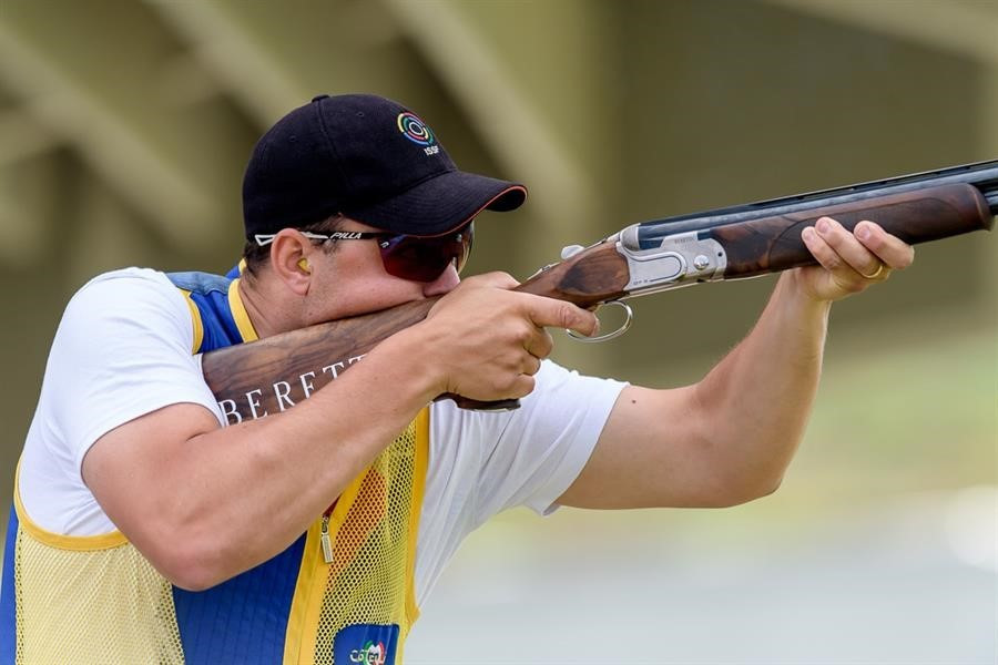 Stefan Nilsson triumphed in three seperate shoot-offs to claim the gold ©ISSF