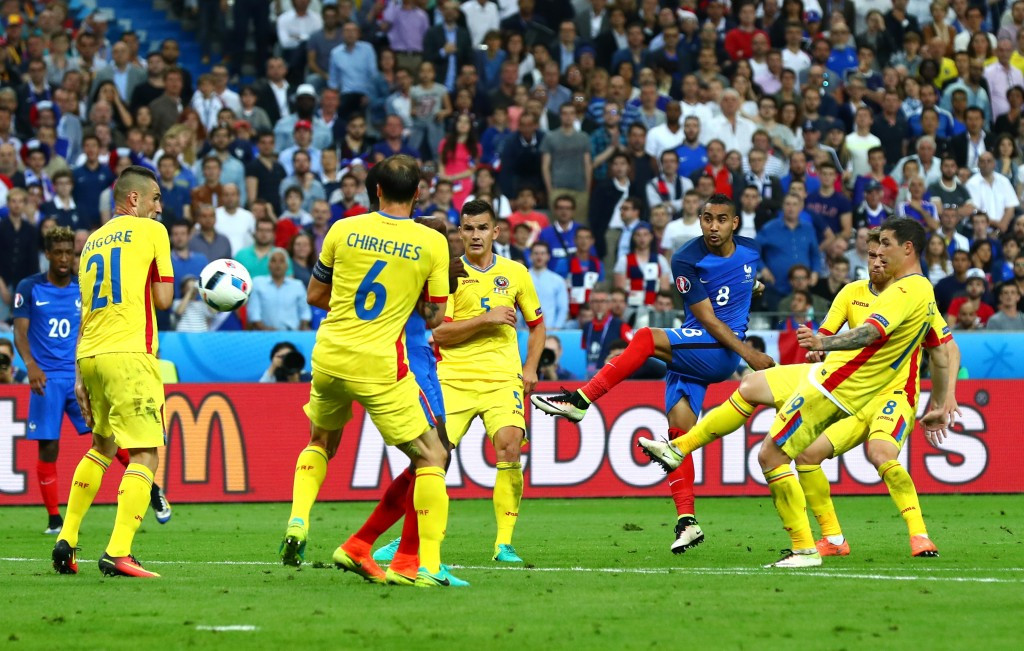 Spectacular Payet strike gives hosts opening day Euro 2016 win over Romania