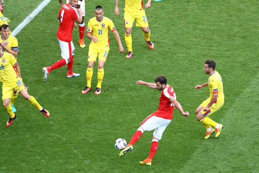 Admir Mehmedi earned a point for Switzerland with a fiercely struck equaliser ©Getty Images