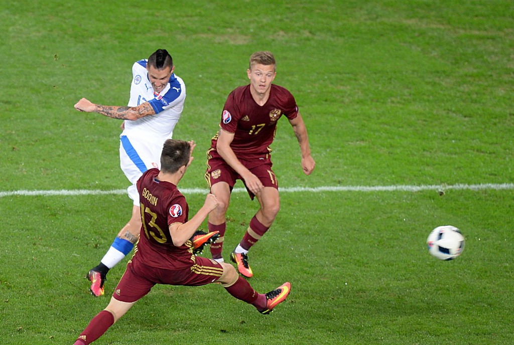 Marek Hamsik scored a wonder goal as Slovakia edged Russia 2-1 ©Getty Images