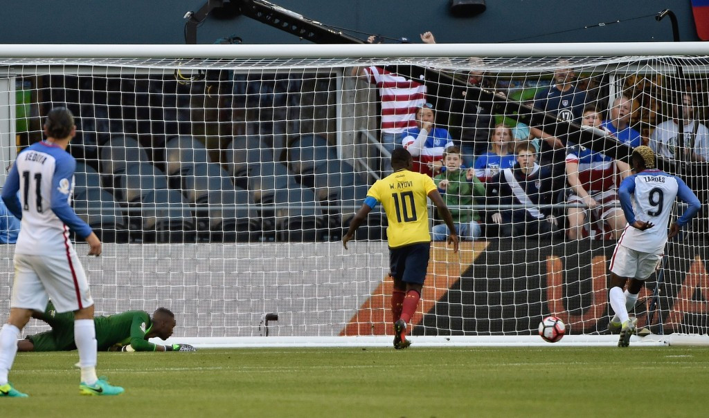 United States edge Ecuador to reach semi-finals of Copa América Centenario