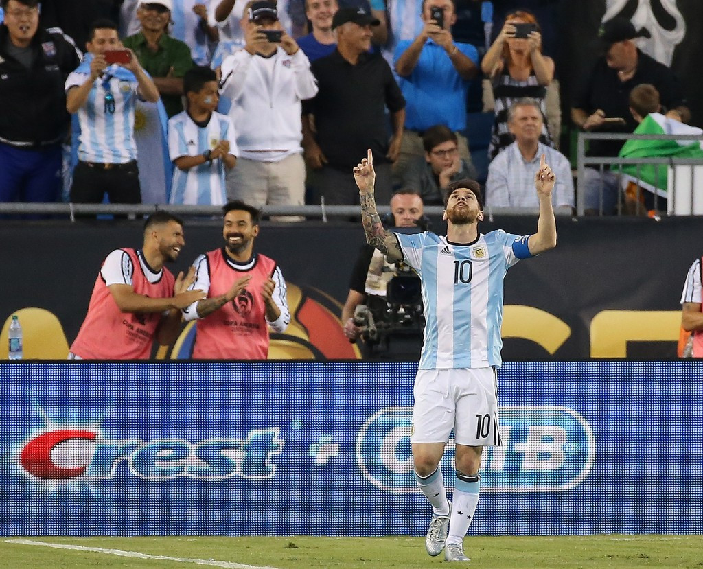 Messi equals Batistuta's goalscoring record as Argentina reach Copa América Centenario semi-finals