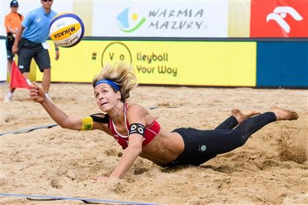 Germany’s Laura Ludwig (pictured) and Kira Walkenhorst beat defending champions Talita Antunes and Larissa Franca in the final of the Olsztyn Grand Slam in Poland ©FIVB