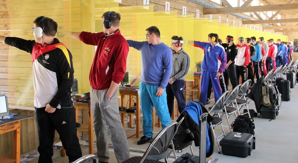 Petrov equals junior world record to win gold at European Junior Shooting Championships