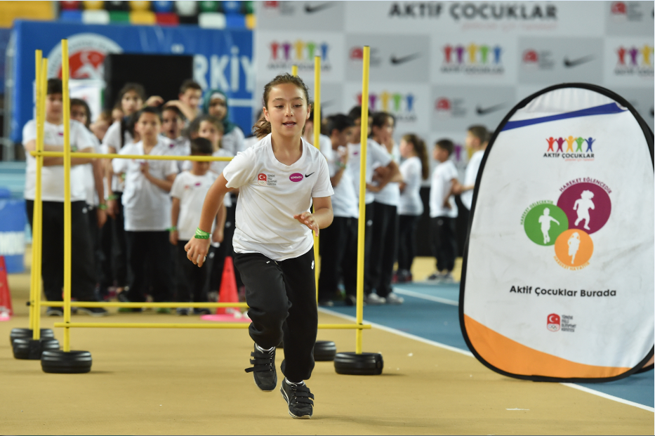 The celebration saw 550 children and 1,500 parents come together at the Ataköy Athletics Hall