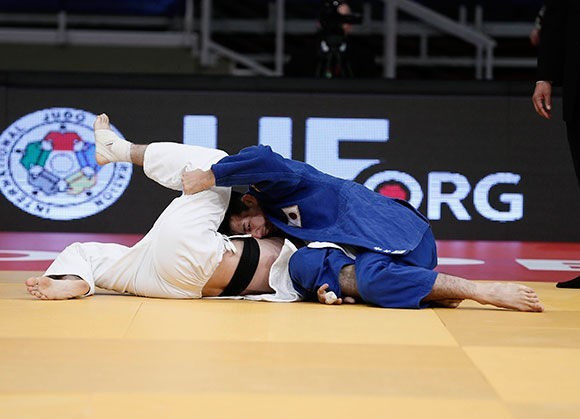 World number 278 Dai Aoki clinched a shock triumph in the men's under 60kg division ©IJF