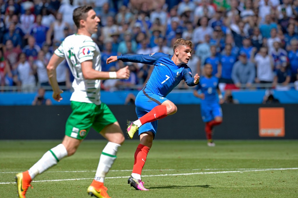 Griezmann strikes twice as France reach Euro 2016 quarter-finals