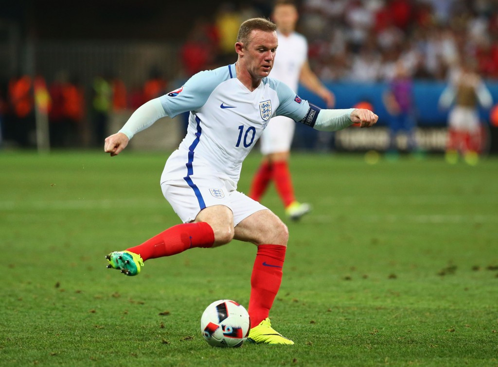 Wayne Rooney produced one of many poor performances for England ©Getty Images