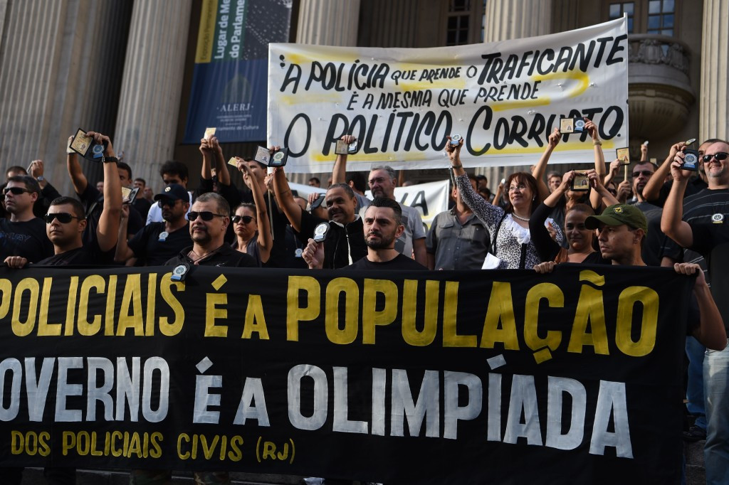Police in Rio de Janeiro protest the Government and threaten to strike during the Olympic Games ©Getty Images
