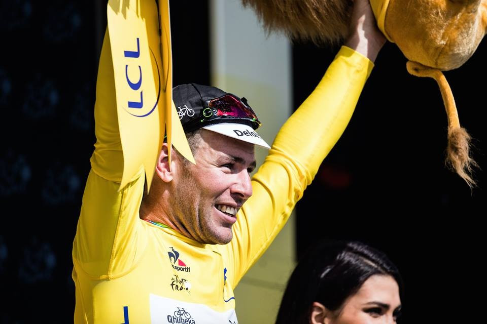The win for the British rider saw him claim his first-ever yellow jersey ©ASO/Beardy McBeard