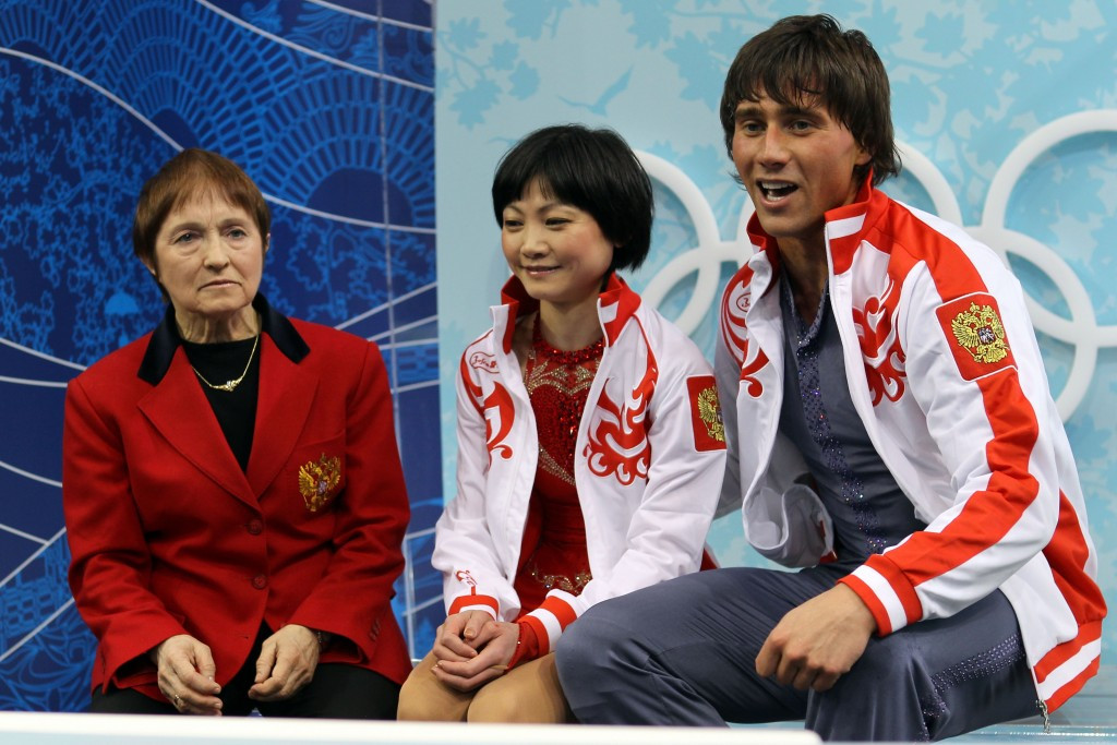 Tamara Moskvina alongside Russian pairs skaters Yuko Kavaguti and Alexander Smirnov during the Vancouver 2010 Winter Olympic Games ©Getty Images