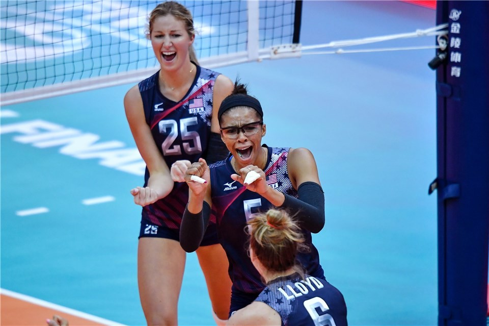 The United States moved into the final after beating Russia ©FIVB