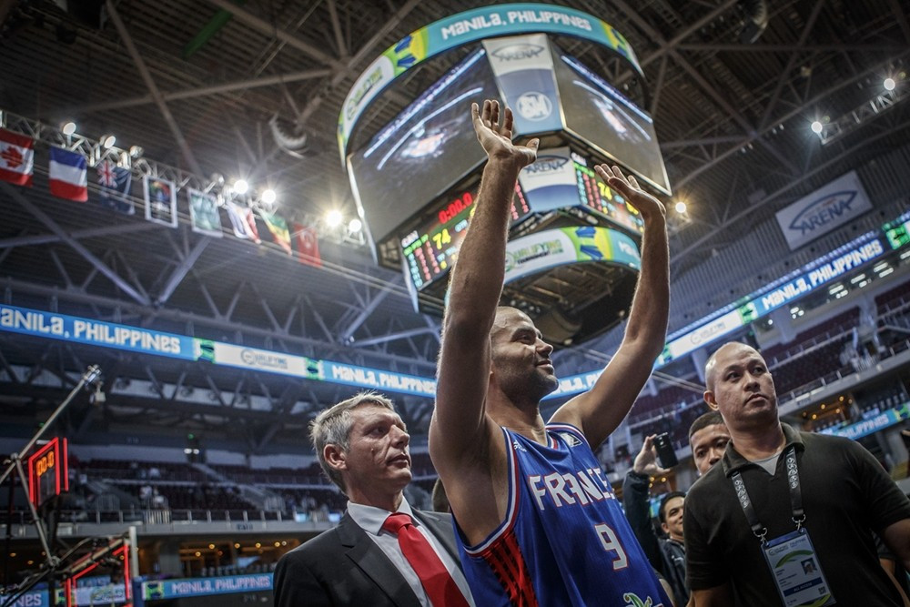 Parker shines as France reach Rio 2016 basketball tournament