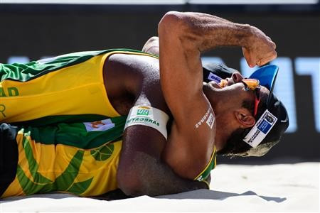 Brazil's Evandro Goncalves and Pedro Solberg won the men's title at the FIVB Gstaad Major Series event ©FIVB