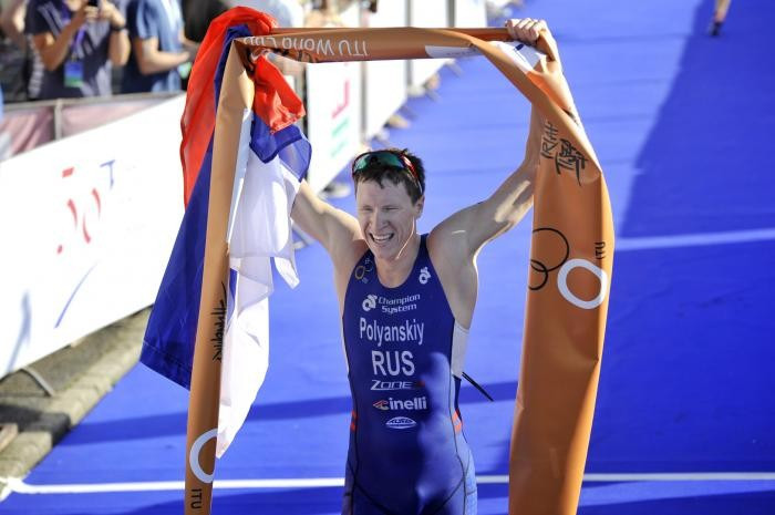 Russia’s Dmitry Polyanskiy gave his bid for gold at the Rio 2016 Olympic Games a boost by edging brother Igor to victory in the men’s elite race ©ITU