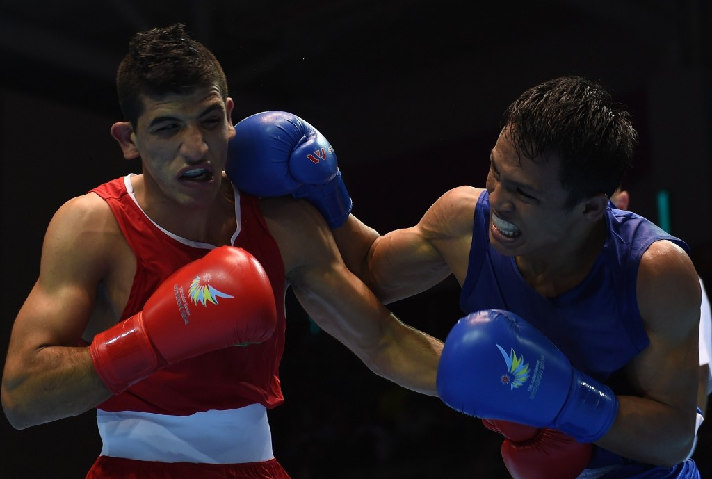 Obada Al-Kasbeh (left) will be Jordan's second representative in Rio 2016 boxing competition ©Getty Images
