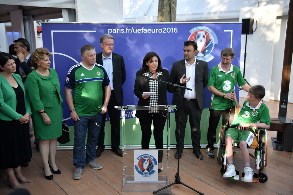 Paris Mayor Anne Hidalgo, centre, and Paris 2024 co-chairman Bernard Lapassett, fourth left, both claimed Euro 2016 showed what a great event France could organise if they were awarded the 2024 Olympics ©Getty Images