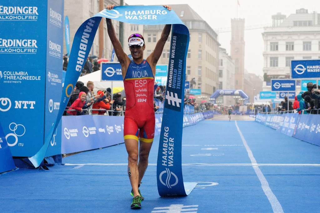 Mola claims Hamburg World Triathlon Series win as penalised Murray is disqualified for protest