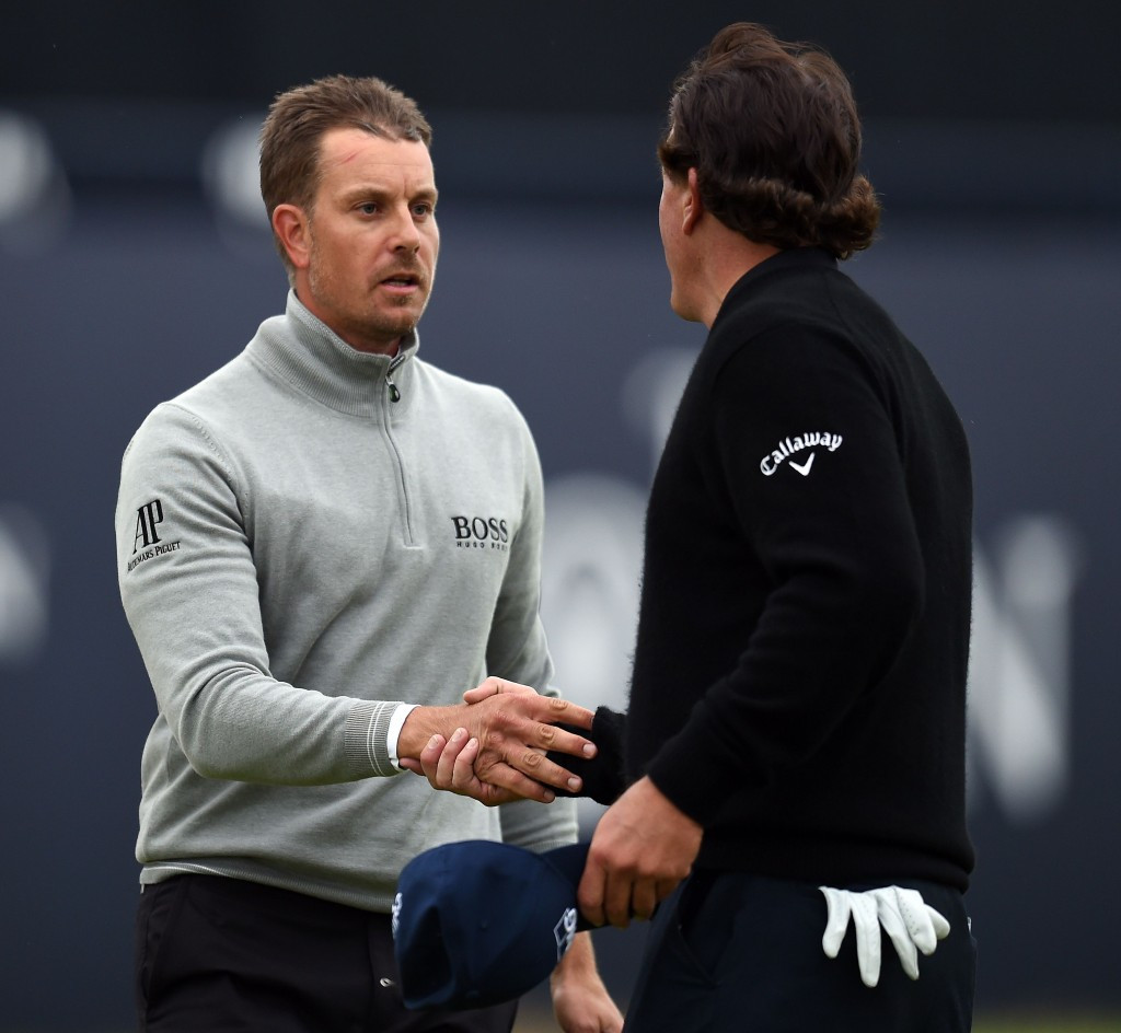 The top two are set to battle it out for the title tomorrow with five shots separating Mickelson from the rest of the field ©Getty Images