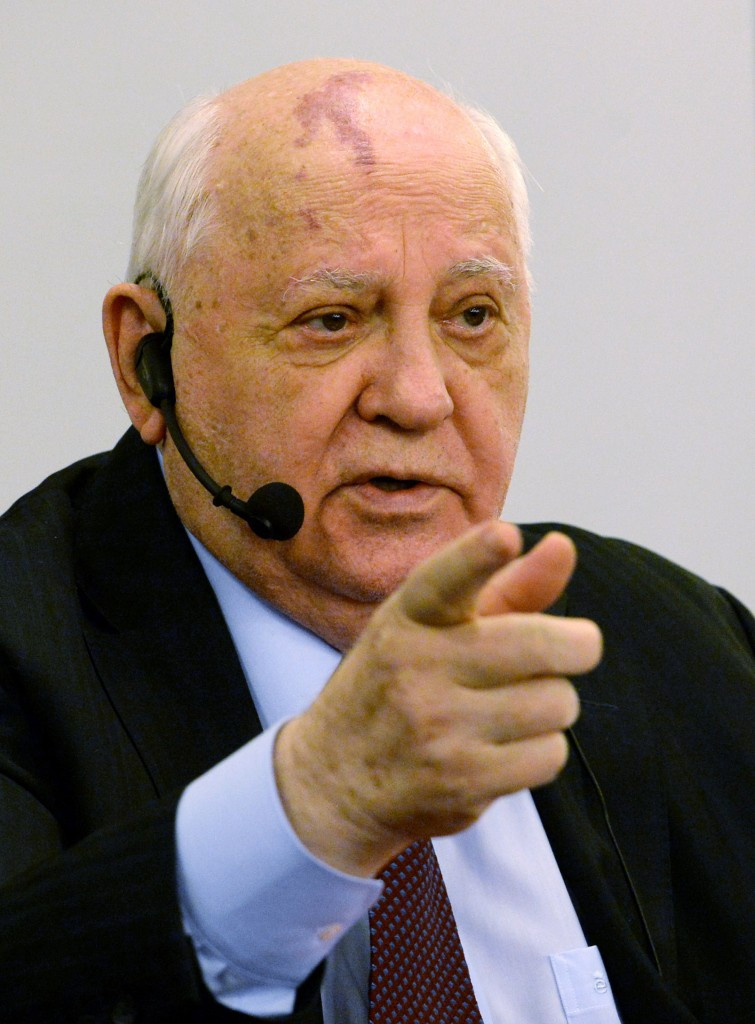 Mikhail Gorbachev has made a personal plea to IOC President Thomas Bach ©Getty Images 