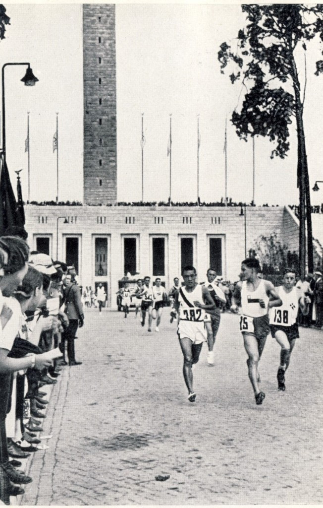 Runners compete in the 1936 Olympic marathon ©Philip Barker
