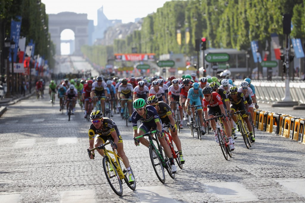 UCI say no reduction in team sizes agreed yet after race organisers announce plans