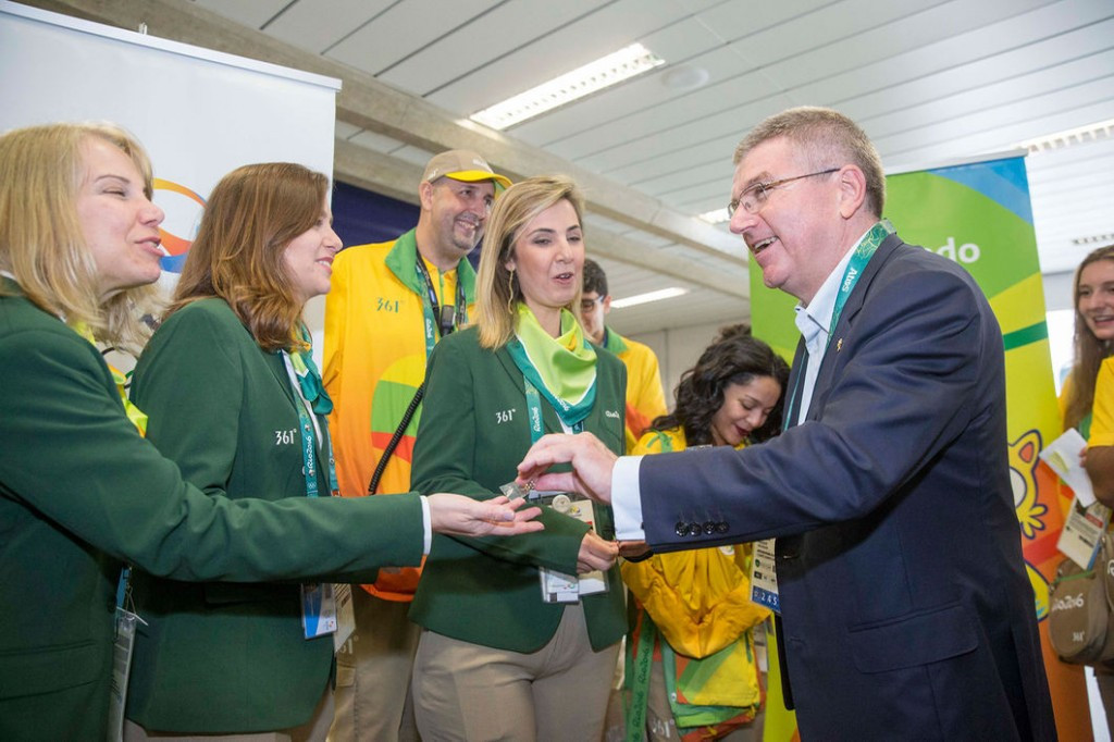 IOC President Thomas Bach arrived in Rio de Janeiro to a warm welcome from volunteers ©IOC 
