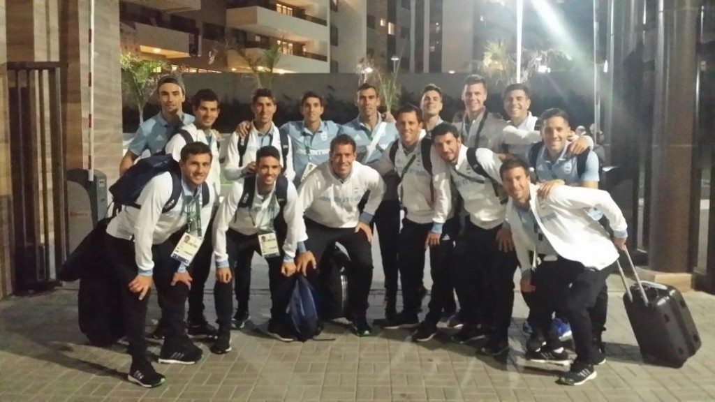 Members of the Argentinian hockey team were among those to arrive into the Athletes' Village today ©Twitter