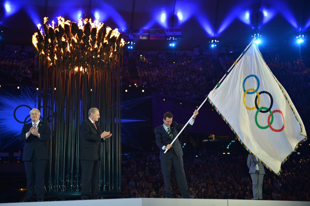 Rio Mayor Eduardo Paes received the Olympic Flag from London Mayor Boris Johnson four years ago and will now hand it on to new Tokyo Governor Yuriko Koike at the Closing Ceremony on August 21 ©Getty Images