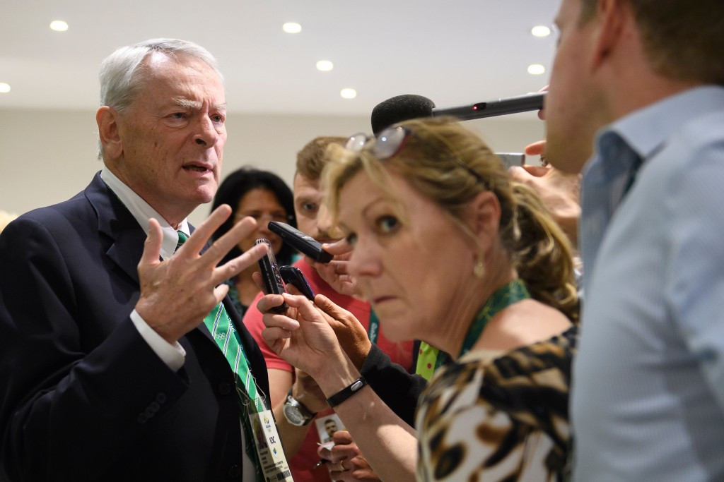 Richard Pound speaking to the media during the IOC Session ©Getty Images