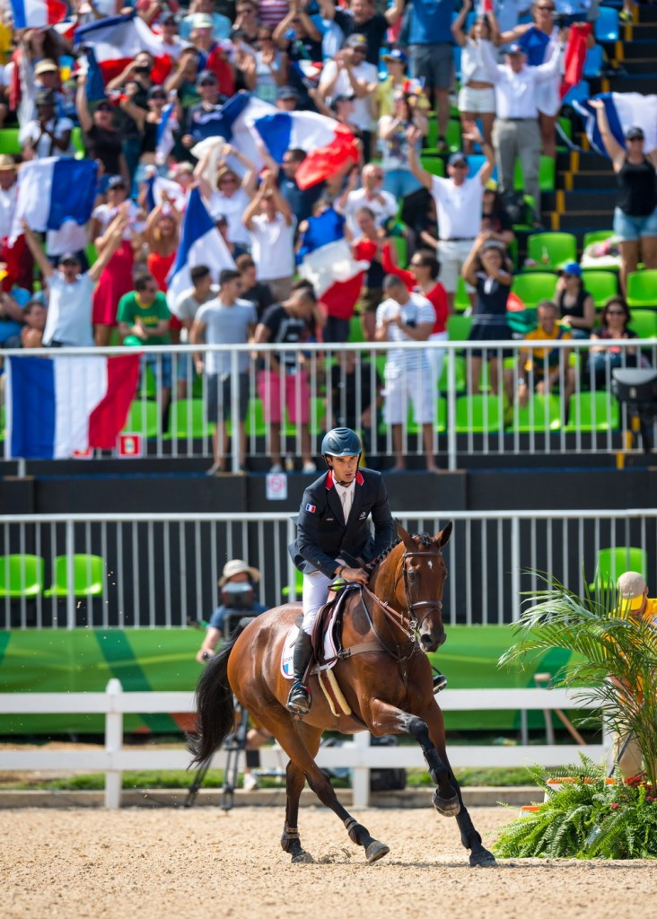 A crucial clear showjumping round from Astier Nicolas and Piaf de B’Neville clinched team gold for France ©Arnd Bronkhorst/FEI