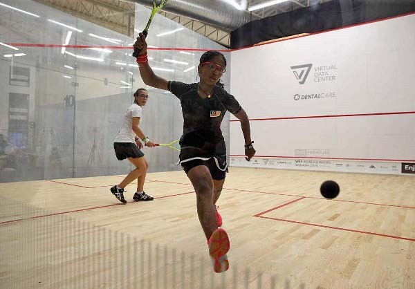 Malaysia's Sivasangari Subramaniam denied the event an all-Egyptian women's semi-final line-up for the first time in four years ©www.squashpics.com