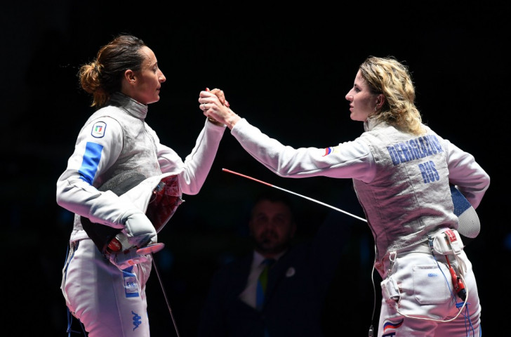 Russia's Inna Deriglazova (right) congratulates her opponent Elisa Di Franciso  at the close of the bout ©Getty Images