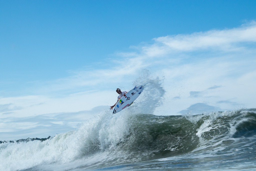 Repechage heats narrow field on fourth day of ISA World Surfing Games