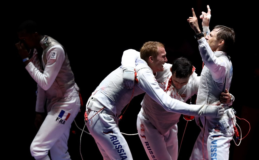 Russia celebrate team foil fencing gold ©Getty Images
