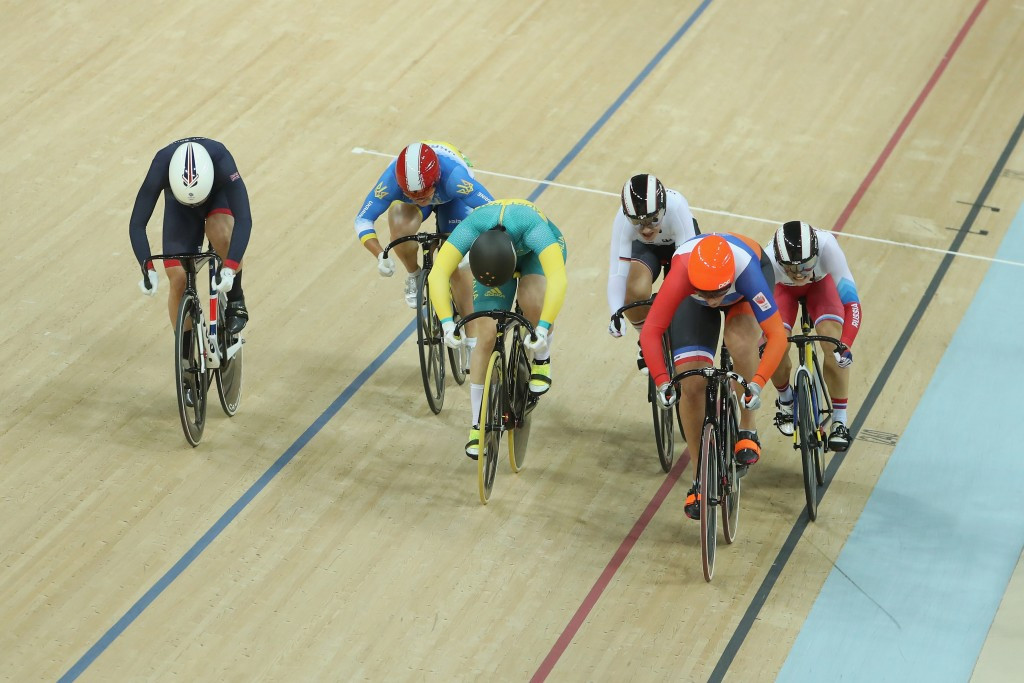Elis Ligtlee powered to the women's keirin title ahead of Becky James and Anna Meares ©Getty Images