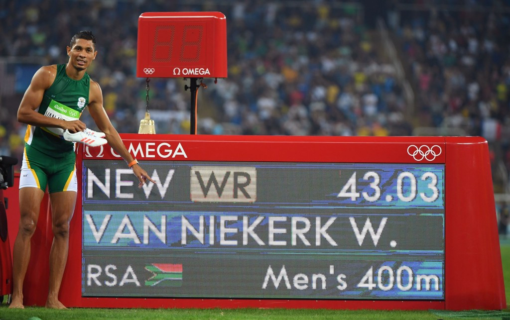 Wayde van Niekerk displays his world record performance in the Olympic Stadium ©Getty Images