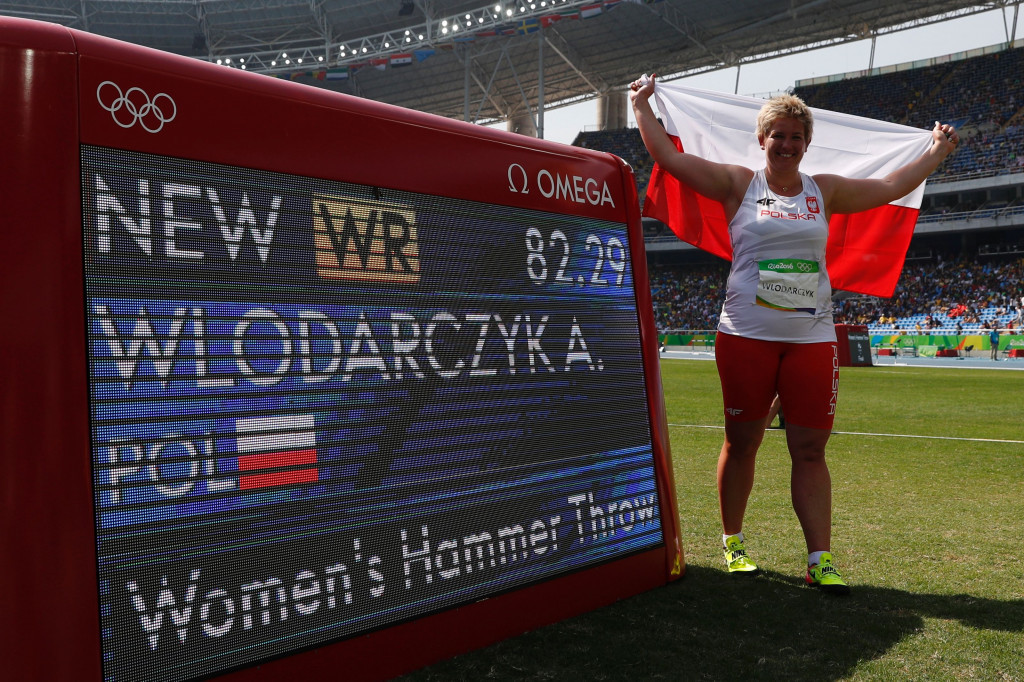 Anita Wlodarczyk celebrates her world hammer record of 82.29m in the Olympic Stadium ©Getty Images