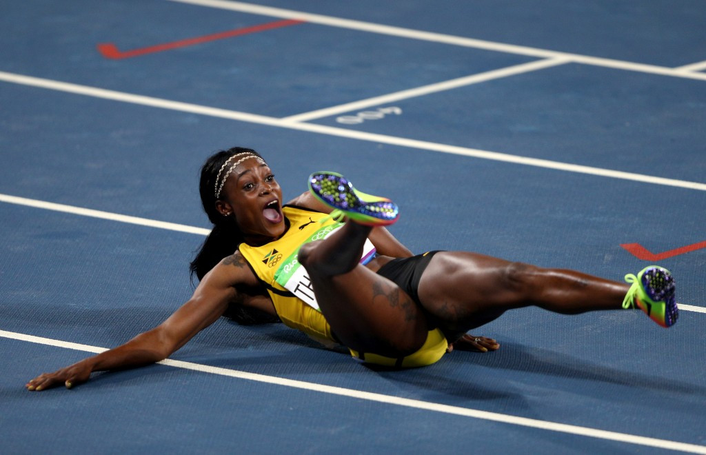 Elaine Thompson of Jamaica celebrates 200 gold ©Getty Images