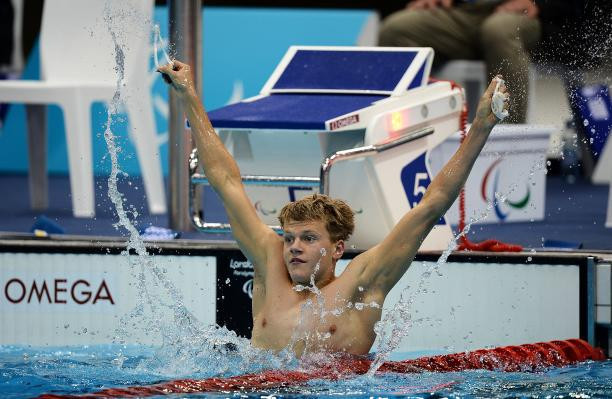 Jon Margeir Sverrisson celebrates after winning the gold at the London 2012 Paralympic Games ©Getty Images